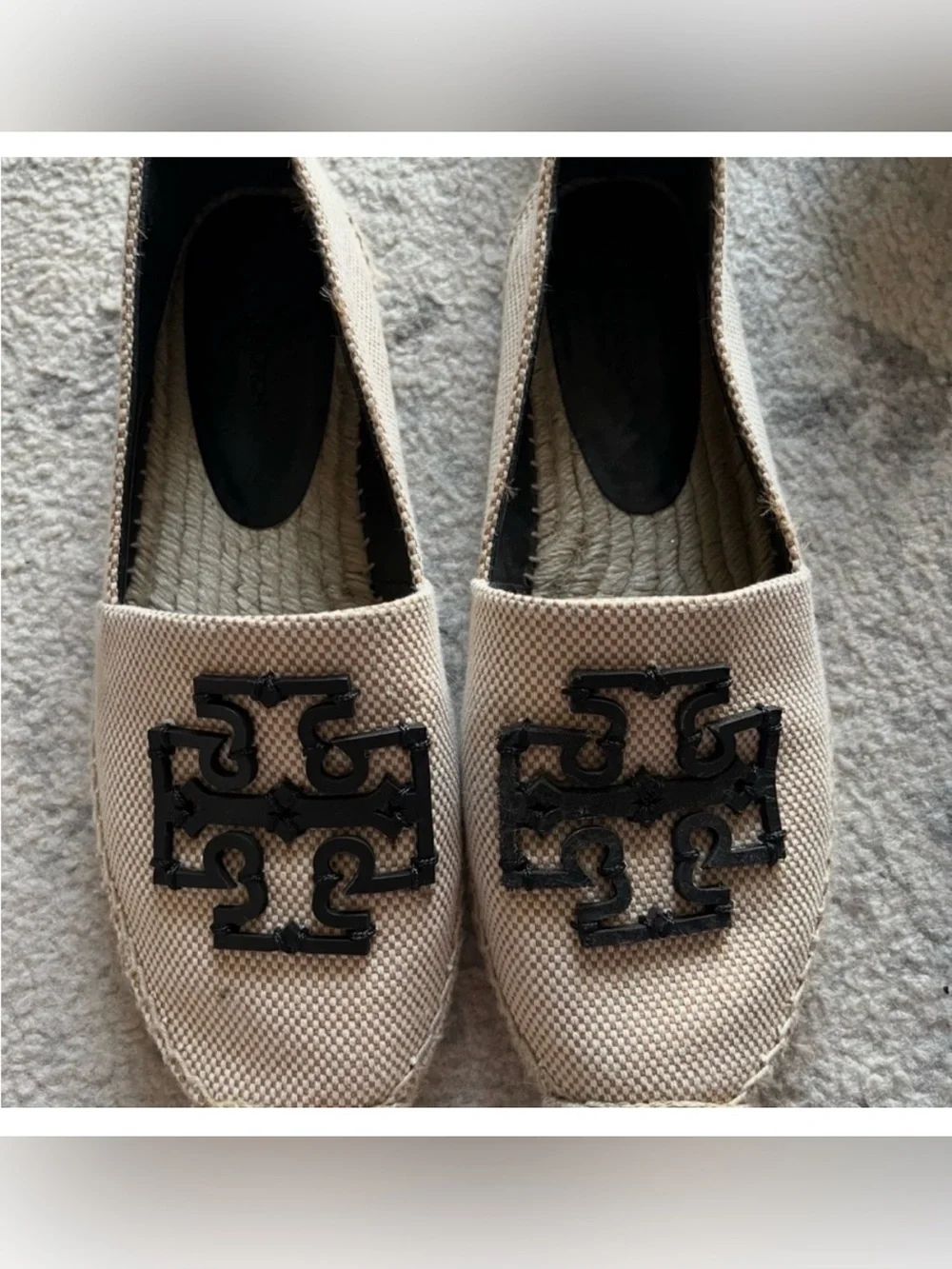 Tory Burch Elegant espadrilles with a black logo accent